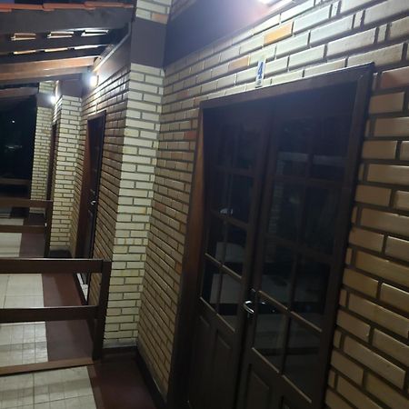 Отель Residencial Costumes Brasileiras Бомбиньяс Номер фото
