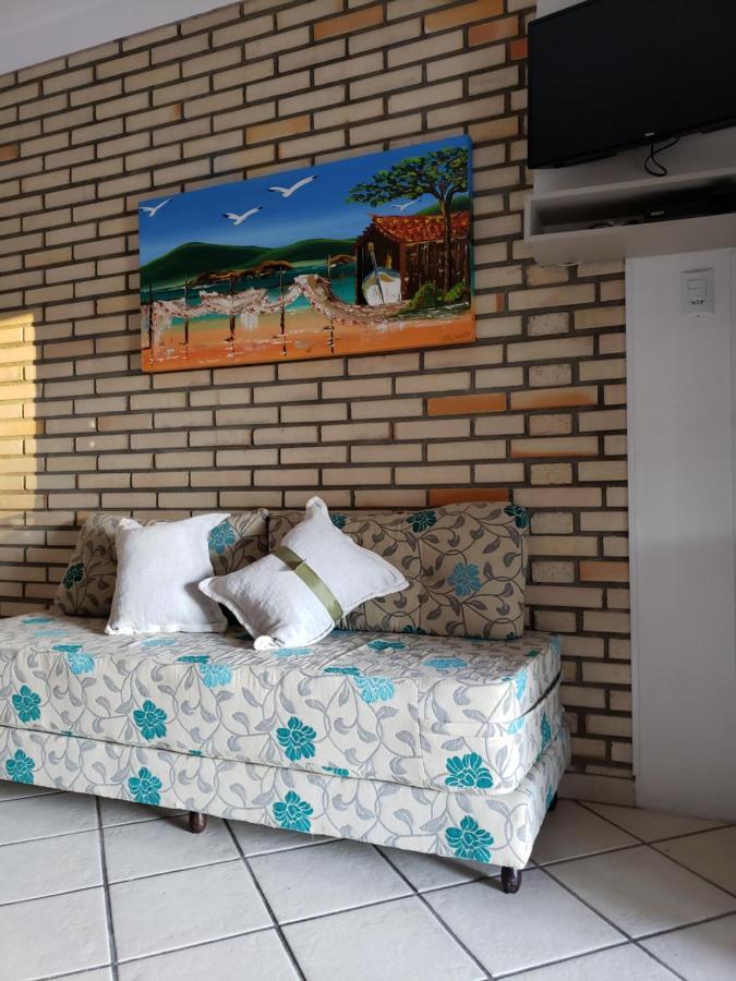 Отель Residencial Costumes Brasileiras Бомбиньяс Экстерьер фото