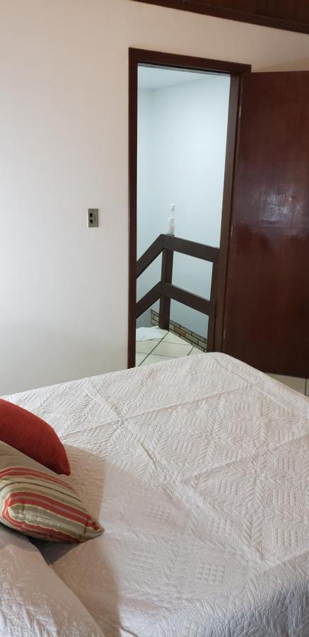 Отель Residencial Costumes Brasileiras Бомбиньяс Экстерьер фото