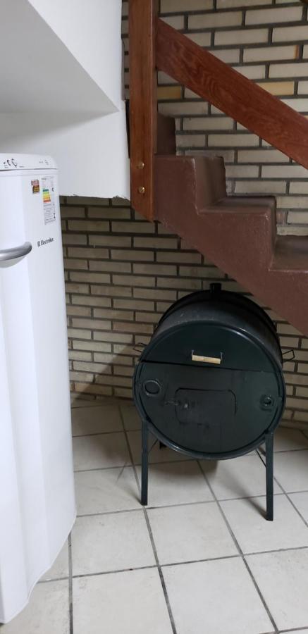 Отель Residencial Costumes Brasileiras Бомбиньяс Экстерьер фото