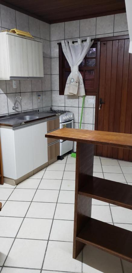 Отель Residencial Costumes Brasileiras Бомбиньяс Экстерьер фото